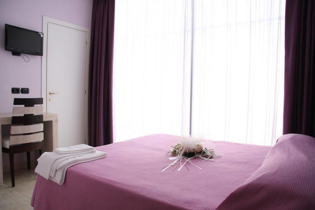 Central Hotel Bari Eksteriør billede